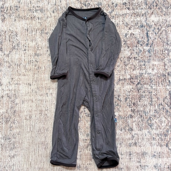 KICKEE PANTS | halloween spider snap coverall - Picture 1 of 2